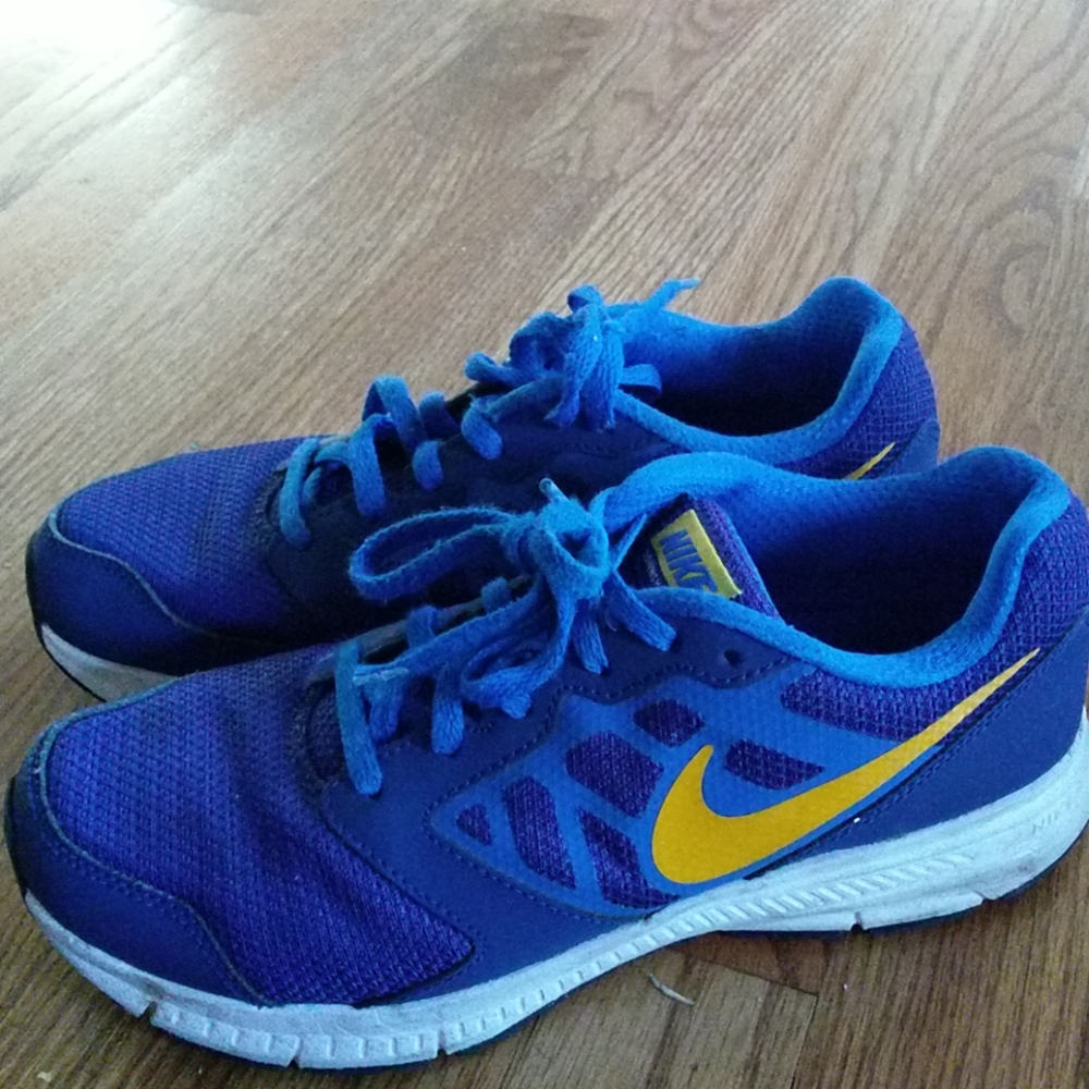 Boys Nike Sneakers Size 4.5 and 5